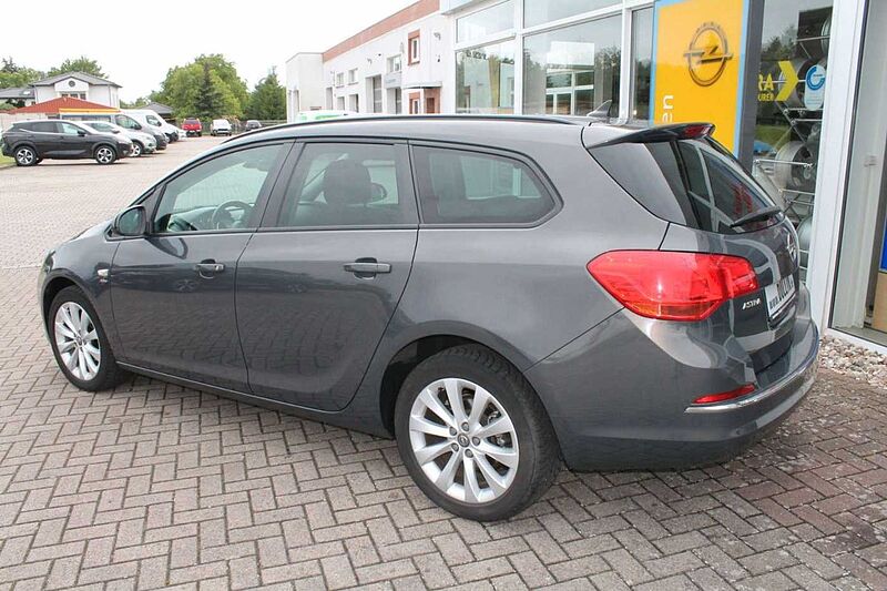 Opel Astra J Sports Tourer Active