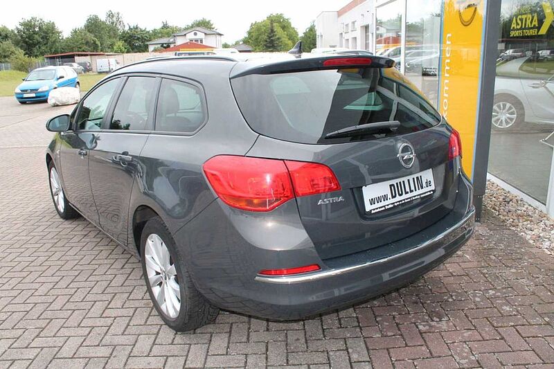 Opel Astra J Sports Tourer Active