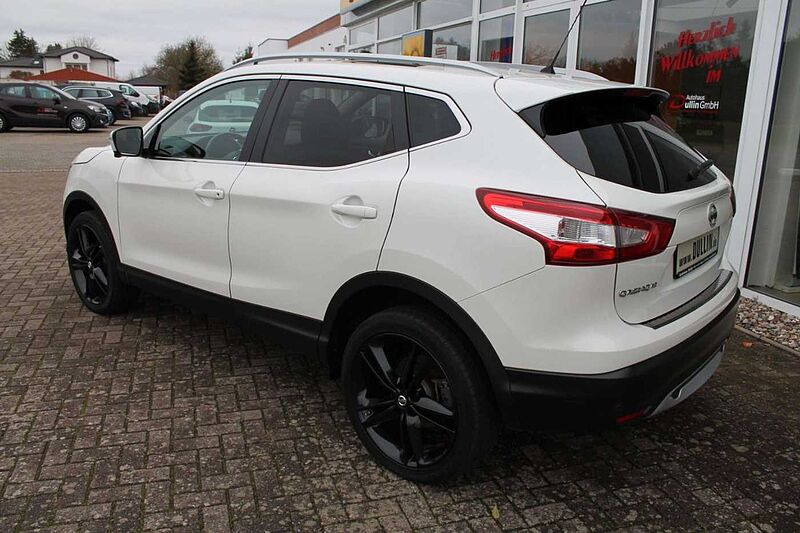 Nissan Qashqai 1,6 dCi Black Edition 4x4 Anhängerzug